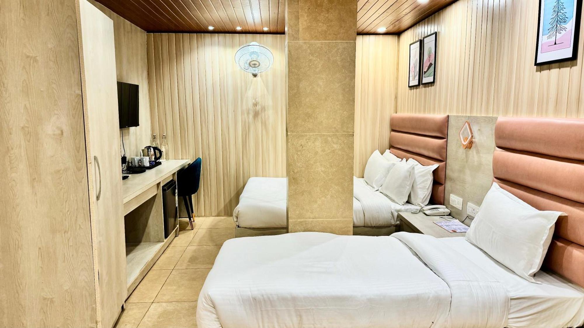 מוסורי Hotel Pride Inn - 800 Mts From Mall Road מראה חיצוני תמונה