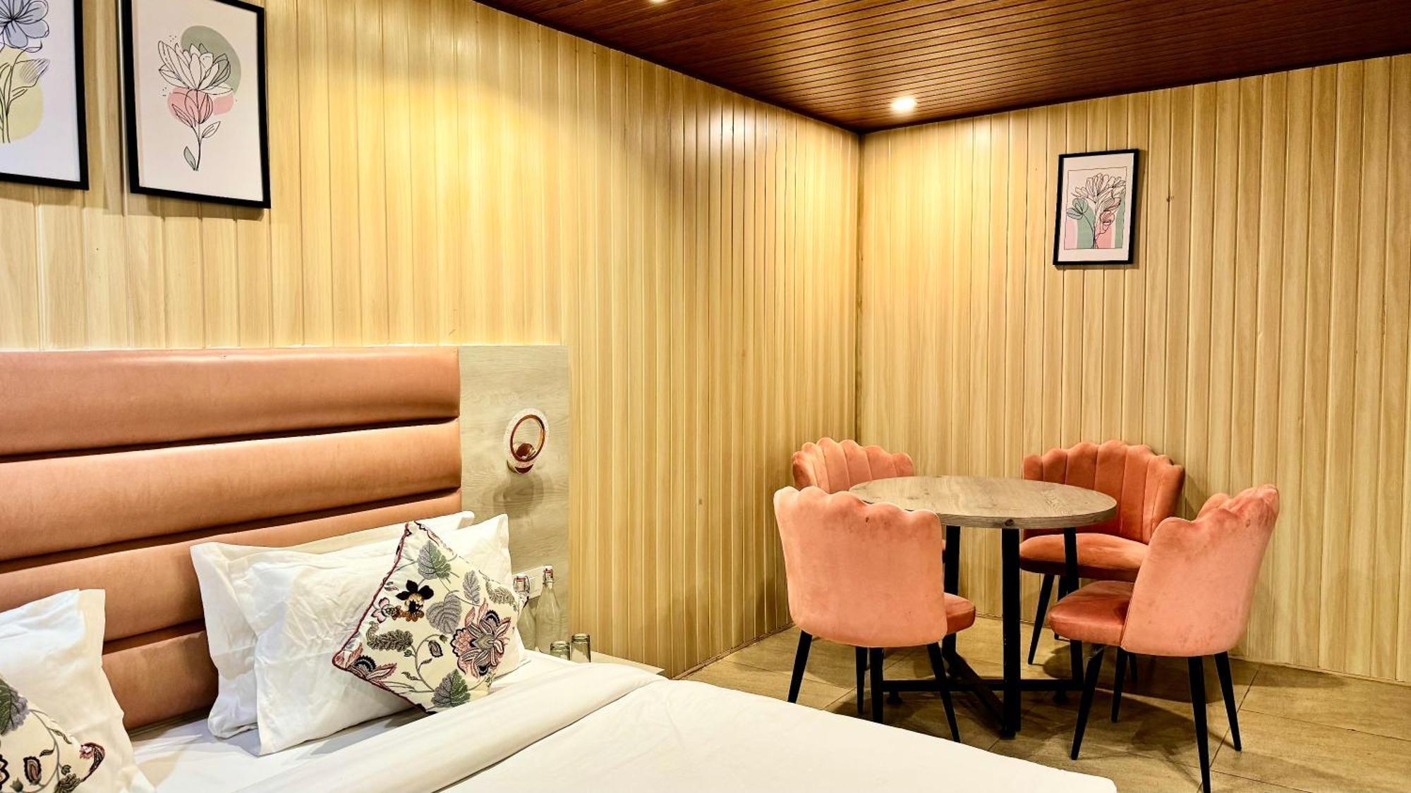 מוסורי Hotel Pride Inn - 800 Mts From Mall Road מראה חיצוני תמונה