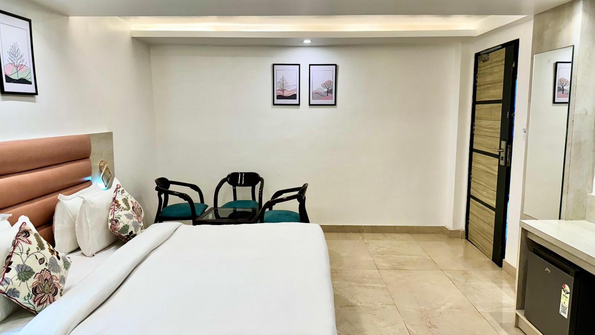 מוסורי Hotel Pride Inn - 800 Mts From Mall Road מראה חיצוני תמונה