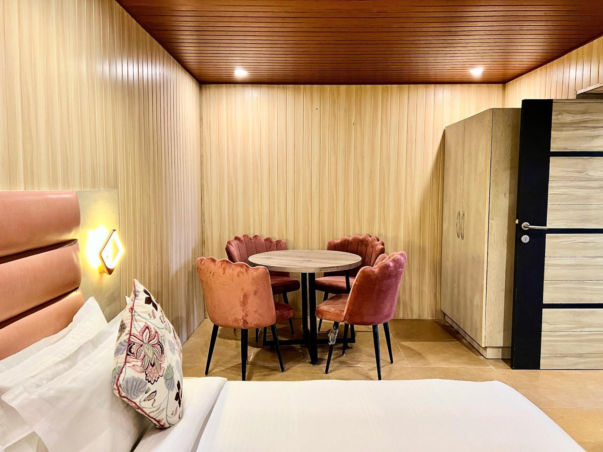 מוסורי Hotel Pride Inn - 800 Mts From Mall Road מראה חיצוני תמונה