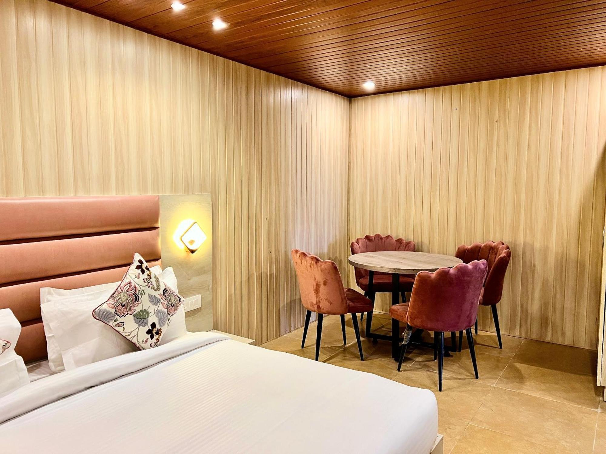מוסורי Hotel Pride Inn - 800 Mts From Mall Road מראה חיצוני תמונה