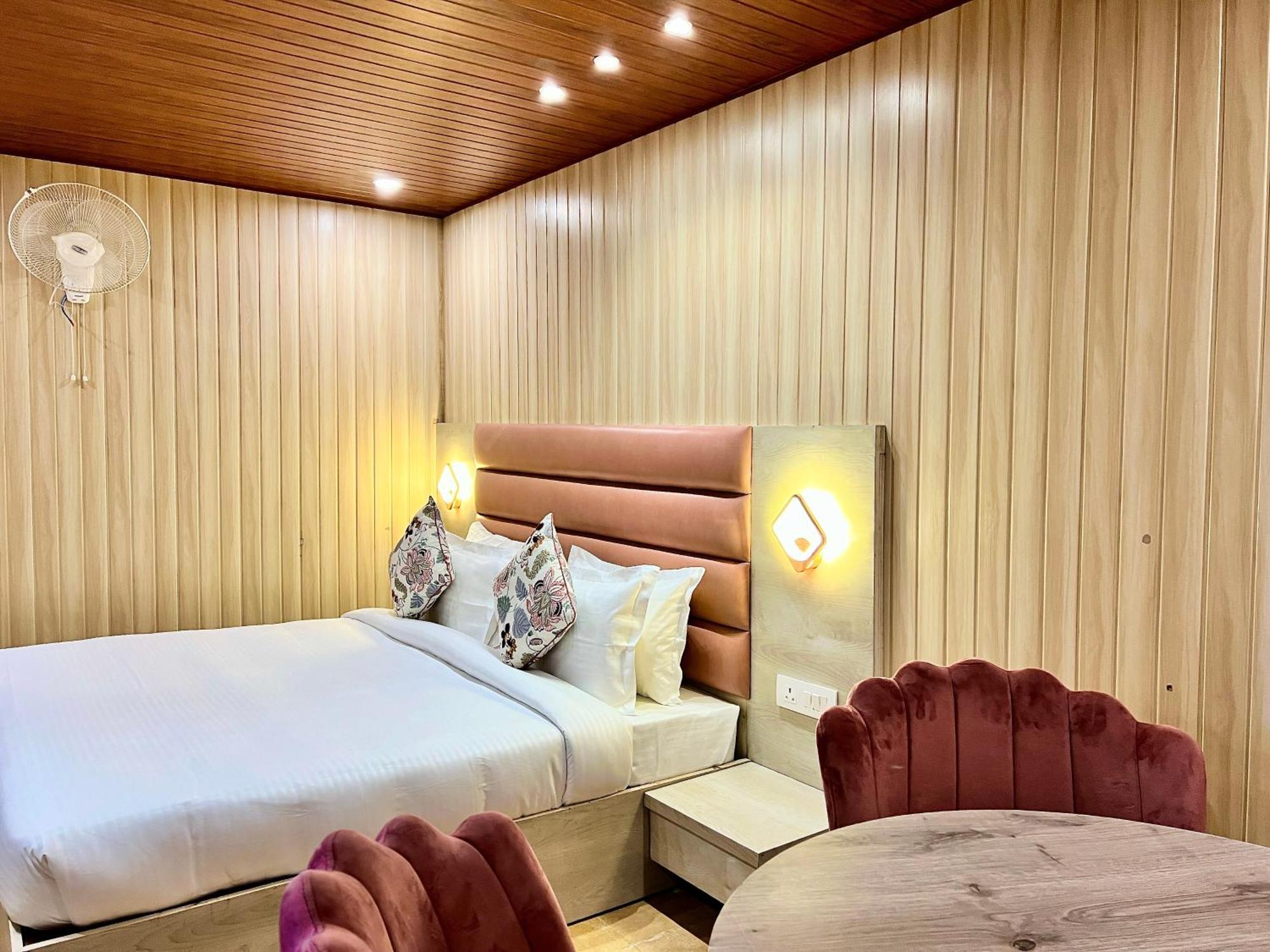 מוסורי Hotel Pride Inn - 800 Mts From Mall Road מראה חיצוני תמונה