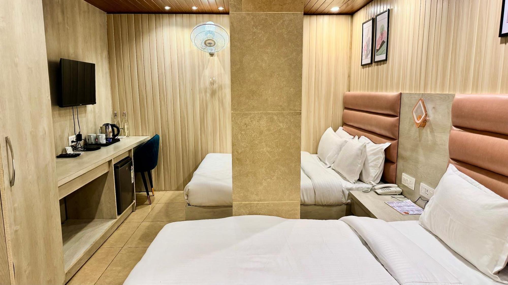 מוסורי Hotel Pride Inn - 800 Mts From Mall Road מראה חיצוני תמונה