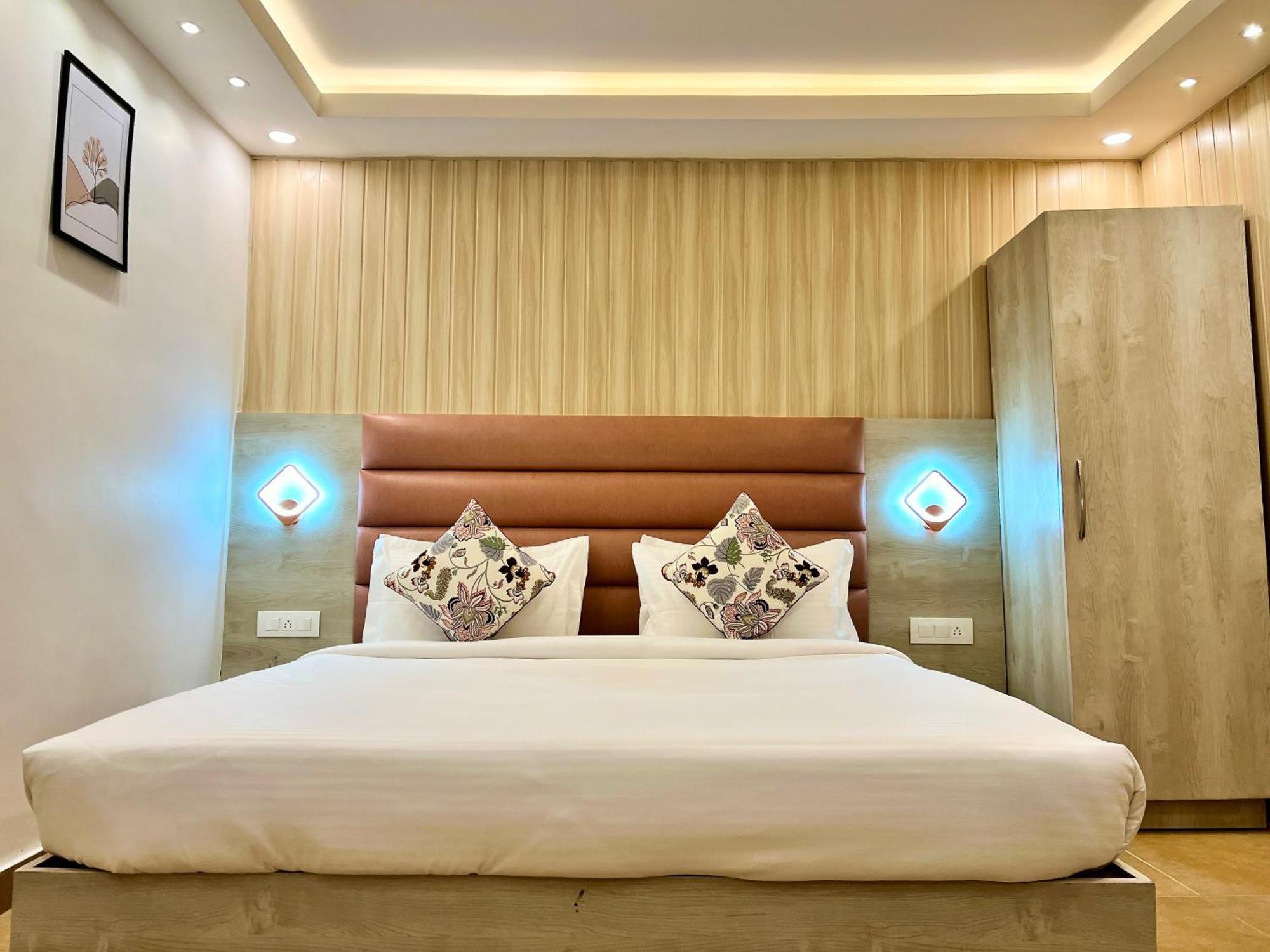 מוסורי Hotel Pride Inn - 800 Mts From Mall Road מראה חיצוני תמונה