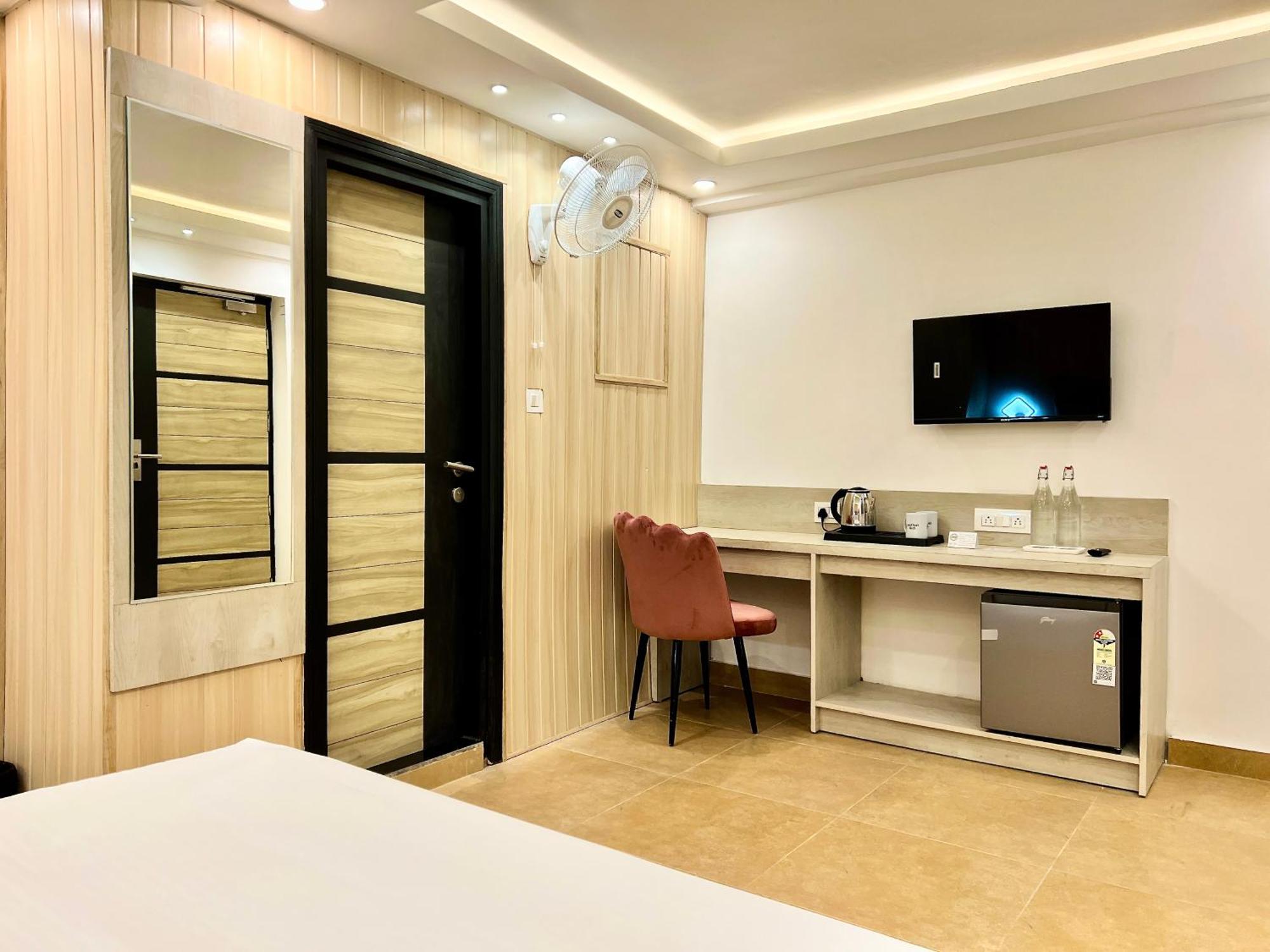 מוסורי Hotel Pride Inn - 800 Mts From Mall Road מראה חיצוני תמונה